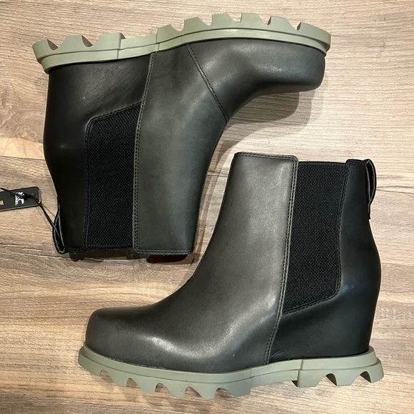 New Sorel Joan of Arctic Wedge III Chelsea Bootie, Waterproof Leather Ankle Boot - Picture 13 of 16